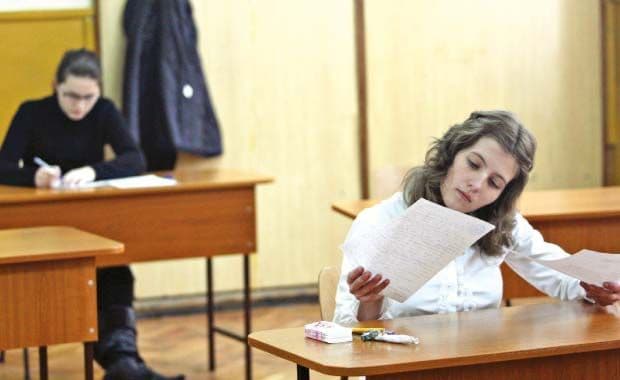 Liceele care au picat Bac-ul în 2011 rămân cu mai puţini elevi de clasa a IX-a