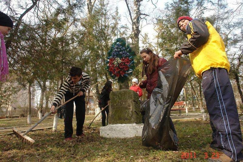 Luna curăţeniei de primăvară la Pomîrla (4)
