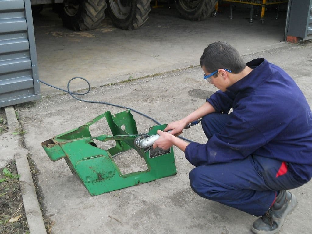 Elevul şi tranziţia de la şcoală la locul de muncă (13)