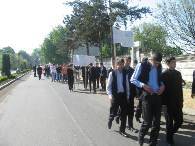 Noi iubim viata (4)