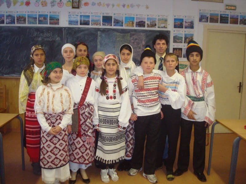 Ziua de 1 Decembrie marcată la Scoala Borzesti_01