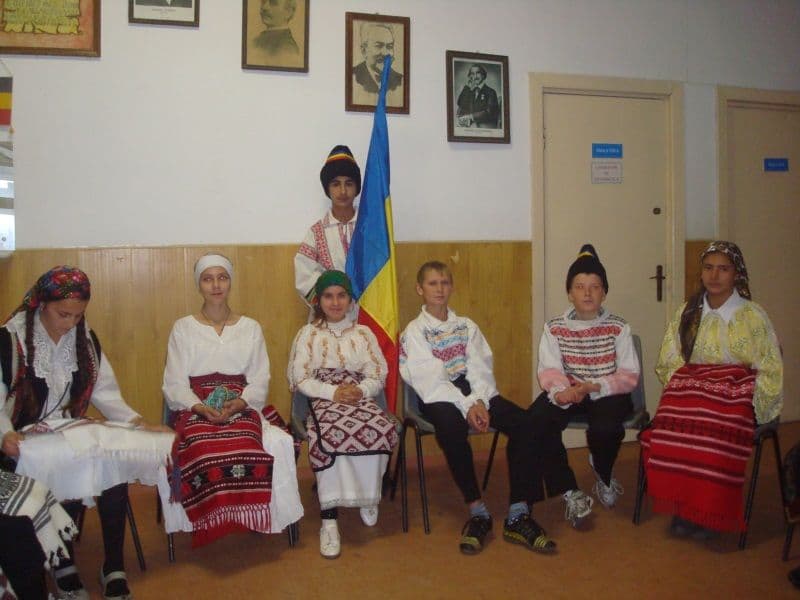 Ziua de 1 Decembrie marcată la Scoala Borzesti_04