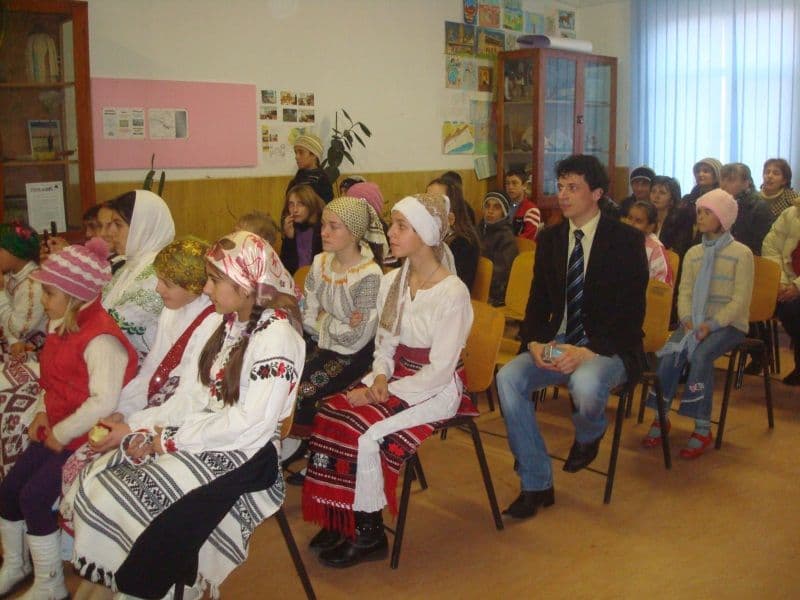 Ziua de 1 Decembrie marcată la Scoala Borzesti_05