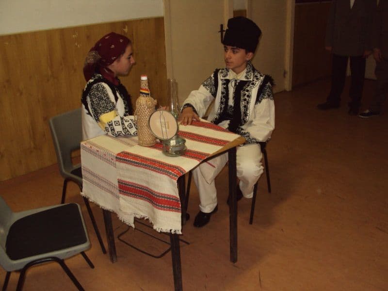 Ziua de 1 Decembrie marcată la Scoala Borzesti_10