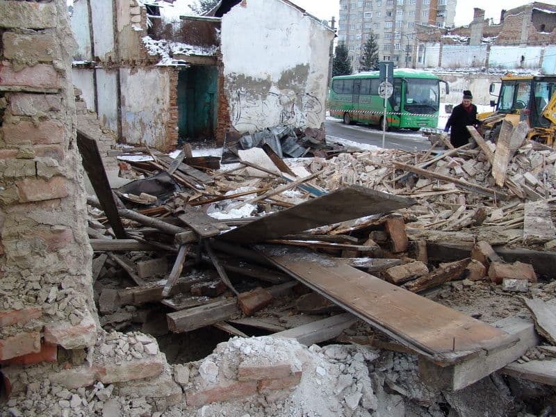 Etapa a doua a demolarii 005