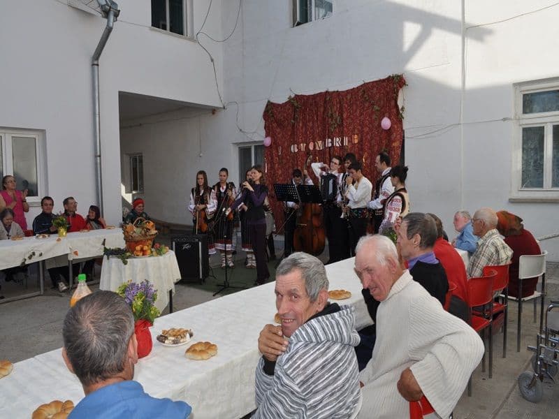Caminul de batrani Dorohoi11