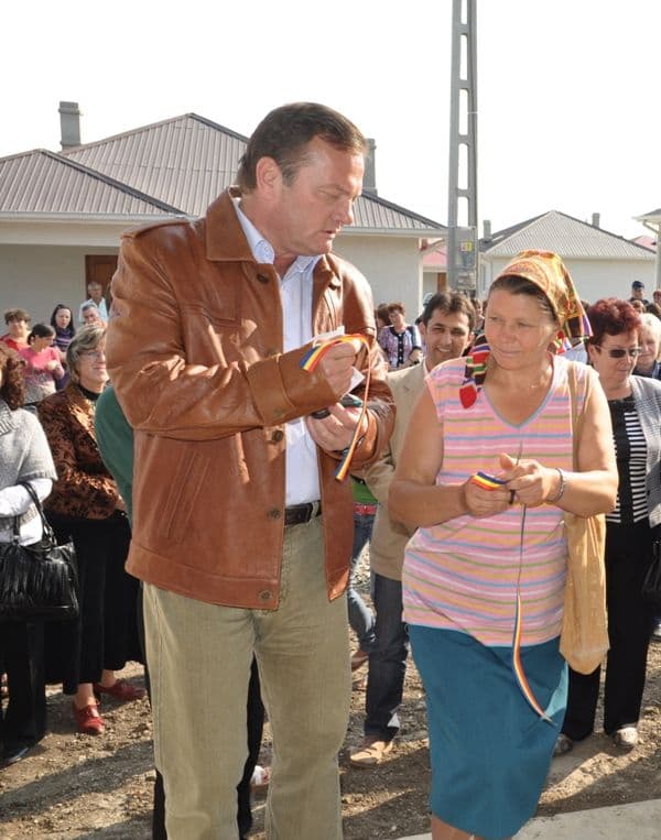 Inaugurare case - Dumbrava Rosie (2)