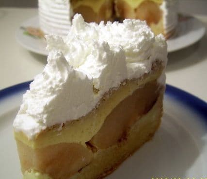  Tort de mere cu crema de zahar ars