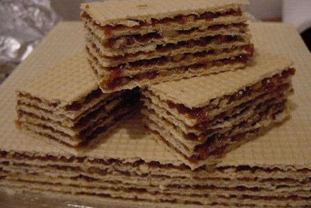 Napolitane cu crema de nuci si caramel