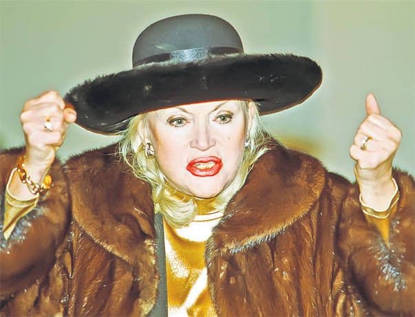 Zina Dumitrescu implora vecinii să nu fie dusă la azil
