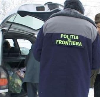 Dorohoian prins la vama Siret cu ţigări ascunse în maşină şi sub haine