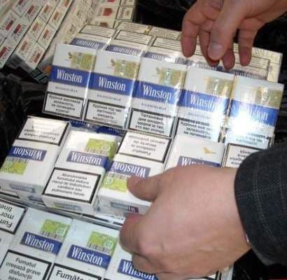 Încă un dorohoian prins cu țigări de contrabandă în portbagajul maşinii