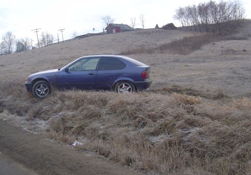 S-a învârtit cu BMW-ul şi a lovit un bătrân din Smârdan
