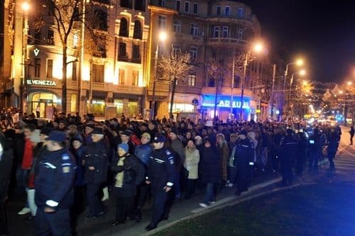 Proteste in fata Palatului Cotroceni pentru susţinerea lui Raed Arafat