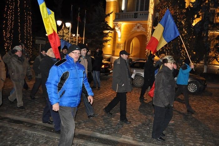 Protestele anti-Băsescu iau amploare la Botoşani - VIDEO