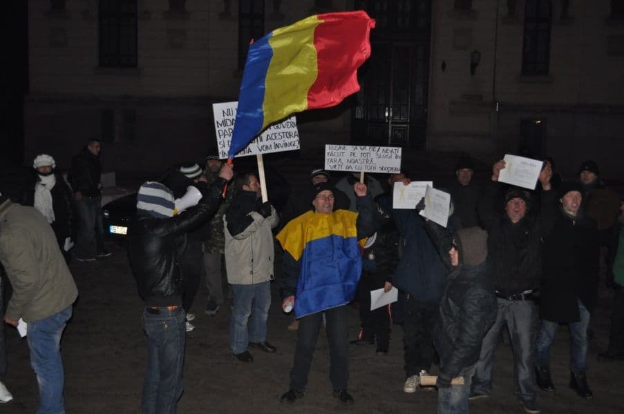 [VIDEO/FOTO] A treia zi de proteste la Dorohoi, a scos în stradă peste 60 de oameni supăraţi pe actuala conducere
