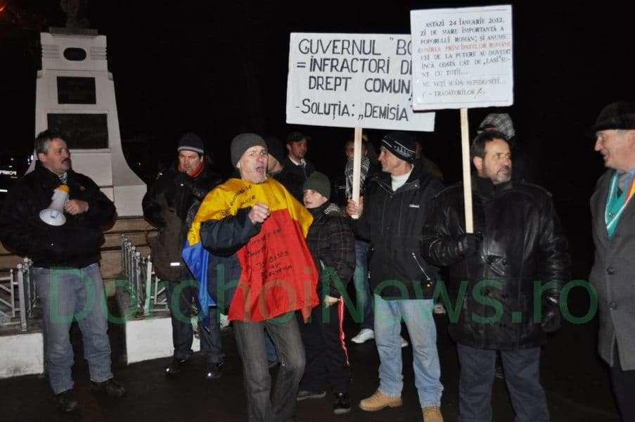 Dorohoi (VIDEO/FOTO): Protestatarii nu şi-au luat astăzi liber de la a manifesta împotriva puterii