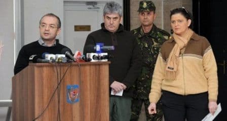 Sfatul lui Boc pentru cei care pleacă la drum: Luati-vă CONSERVE și APĂ!