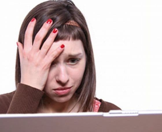Poliţiştii botoşăneni informează liceenii cu privire la raportarea abuzurilor de pe Internet 