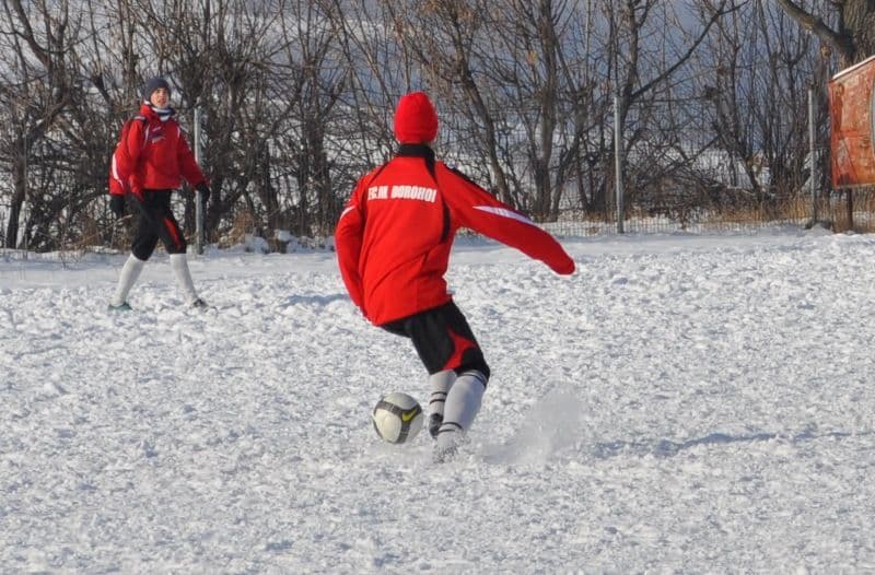 FCM Dorohoi: Amical jucat pe un ger de crăpau pietrele