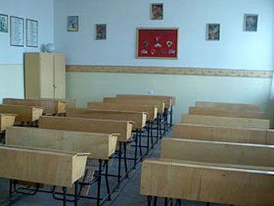 Zăpada şi viscolul au închis 47 de şcoli în judeţul Botoşani