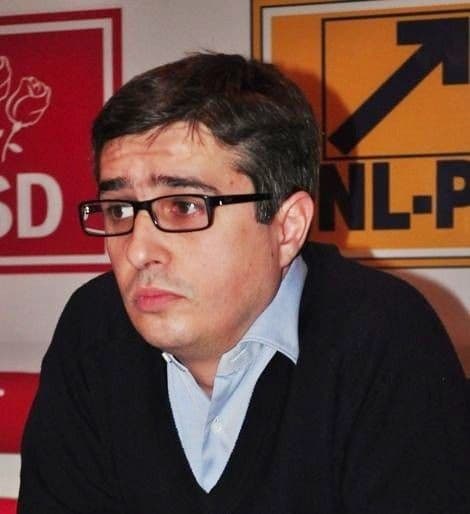 Andrei Dolineaschi: „Înlocuirea lui Emil Boc cu şeful SIE aminteşte de lupta dintre Securitate şi Partidul Comunist din timpul lui Ceauşescu”