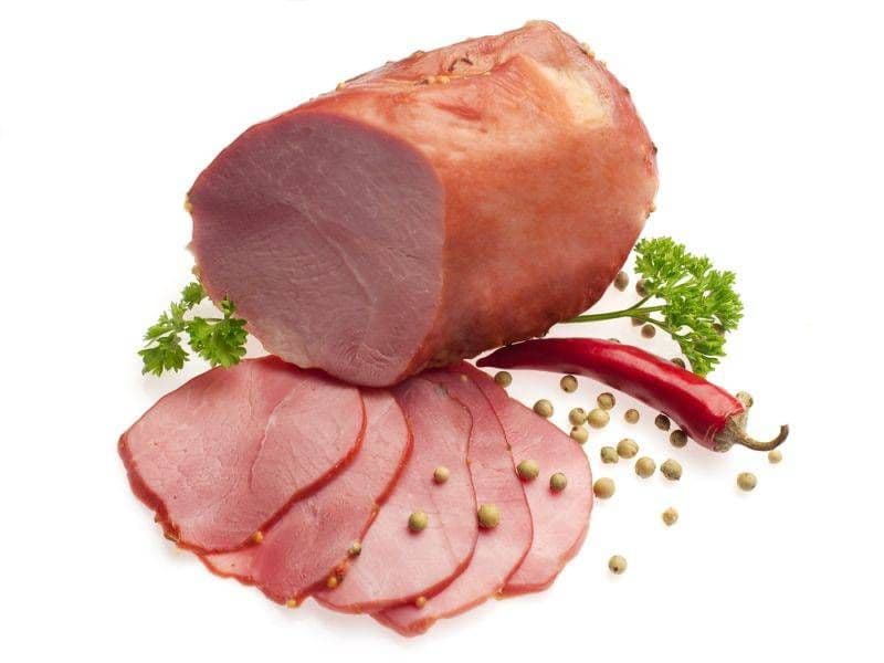 Secretul cărnii injectate: 600 g devin brusc 1 kg în galantar