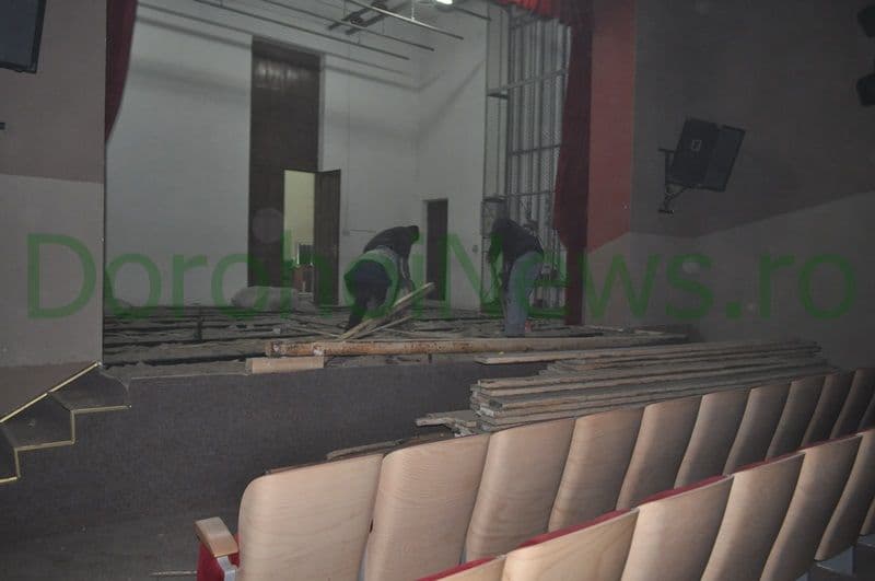 Dorohoi: Scena de la Sala Teatrului va fi reabilitată săptămâna aceasta