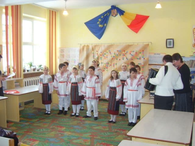 Şcoala „Al.I.Cuza” Dorohoi: Proiect educațional județean „Universul copilăriei”