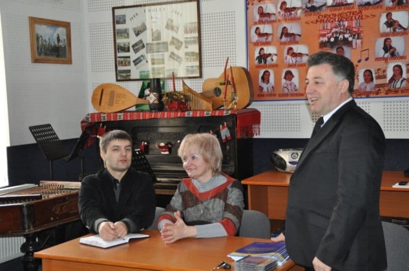 Asociaţia „Mugurelul”: Conferinţa interactivă pentru lansarea materialelor promoţionale