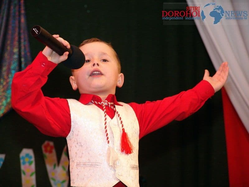 „Flori pentru mama”, spectacol emoţionant la început de primăvară