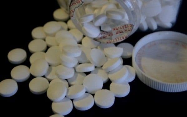 Super-aspirina, medicamentul care ar putea vindeca 11 feluri de cancer. Tumoarea se autodistruge