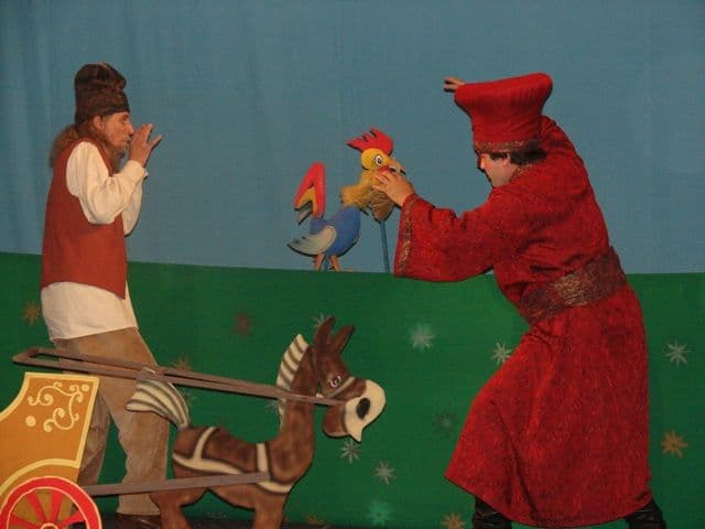 Astăzi, părinţii şi bunicii sunt aşteptaţi cu prichindeii la teatru!!!