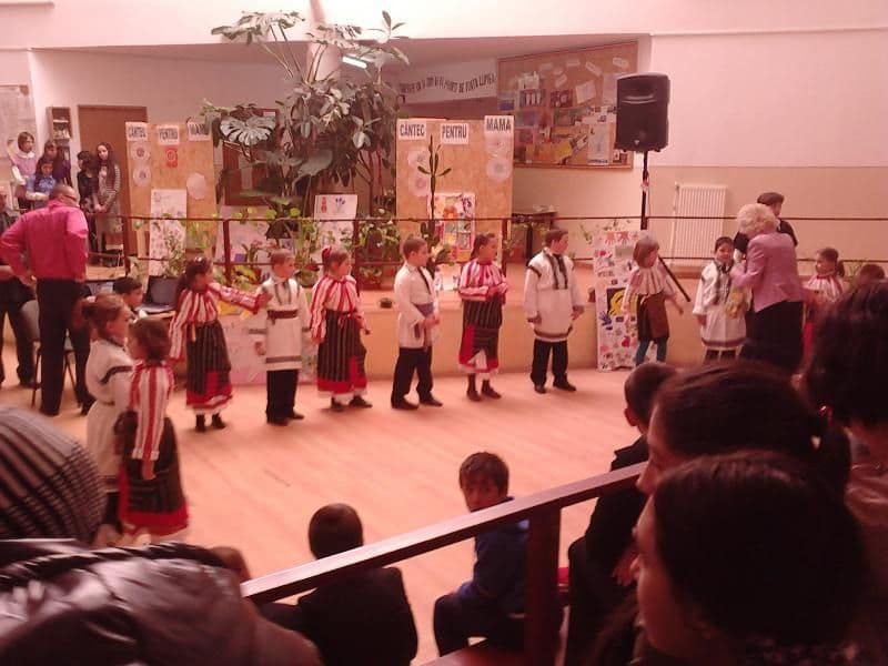 Concurs „Cântec pentru mama”, la Școala Stefan cel Mare