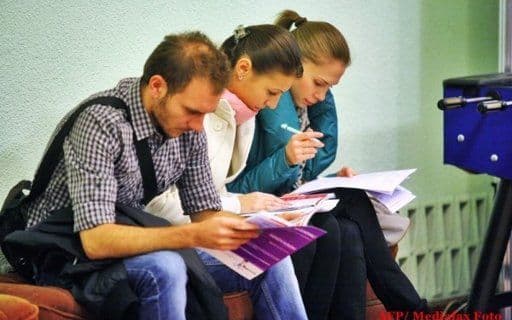 A început campania de angajari la UE: Salariu între 4.200 și 5.350 de euro/lună