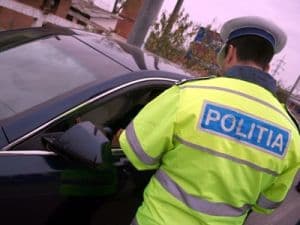Plimbare terminată cu dosar penal pentru o tânără din Dorohoi prinsă în trafic fără permis de conducere 