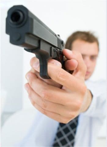 52 de angajați MAI cu probleme de natură psihologică dețin arme letale!