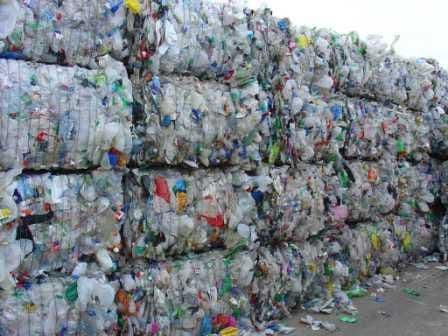 Atenţie: Reciclarea plasticului este foarte importantă