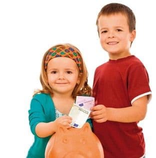 Cum să obţii alocaţia europeană. 80.000 de copii rămaşi în ţară fără părinţi