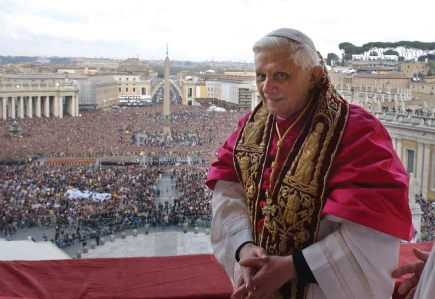 Pentru aproape 2 miliarde de crestini, astazi este Pastele. Slujba de la Vatican e LIVE de la 11:00