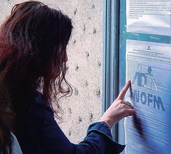 AJOFM: Sute de dorohoieni în căutarea unui loc de muncă