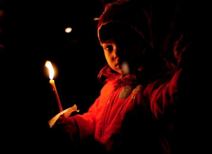 Ploaia a spălat păcatele dorohoienilor în noaptea de Înviere