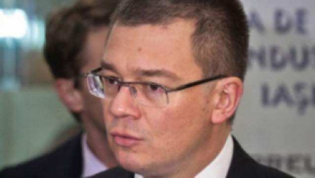 Ungureanu intră în istorie cu cel mai scurt mandat de premier şi rămâne cu visul de preşedinte