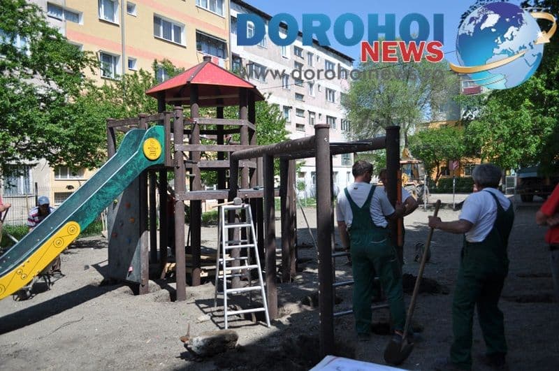 Un nou complex de joacă pregătit pentru copiii dorohoieni