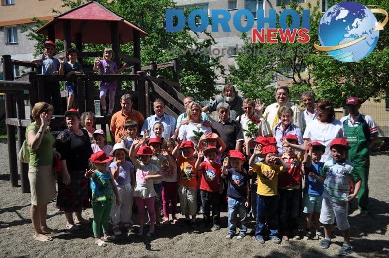 Astăzi a fost inaugurat noul parc de joacă din cartierul Plevna [VIDEO/FOTO]
