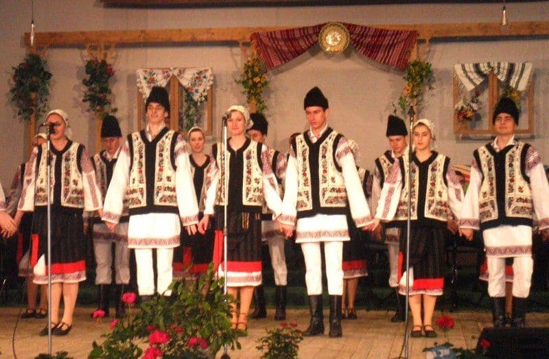 Dorohoieni, câştigători la Festivalul de folclor „Dorule, floare de rouă”