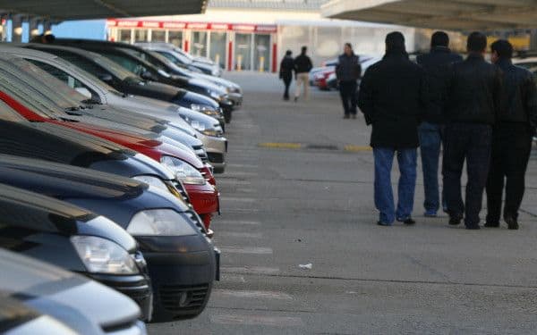 Înmatriculările de maşini second-hand importate din Europa s-au triplat