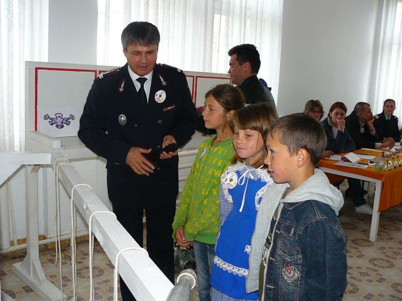 SAM „Ion Pilat” Dorohoi: Elevii cu CES în „Echipaj de pompieri”