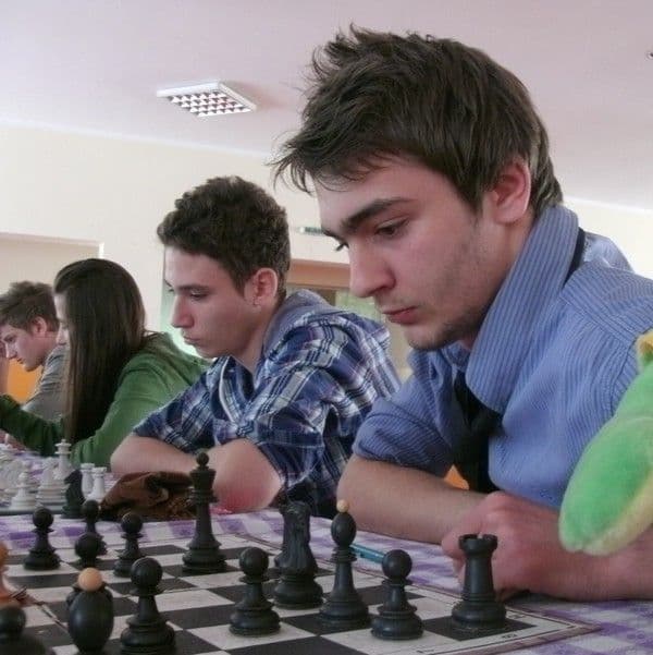 Colegiul Naţional „Grigore Ghica” Dorohoi s-a clasat pe locul doi la „Cupa Demolay 2012″