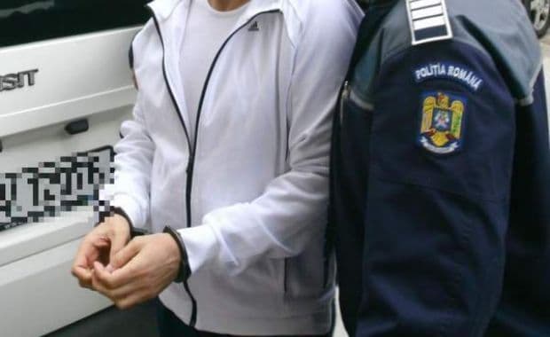 Tânărul care a jefuit doi dorohoieni a fost reținut de polițiști